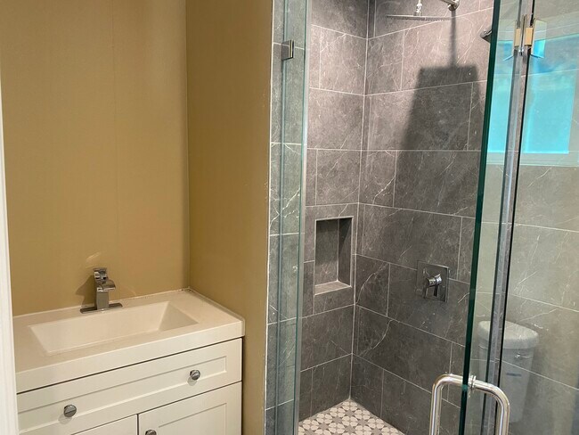 Foto del edificio - 824 Coronado Ter