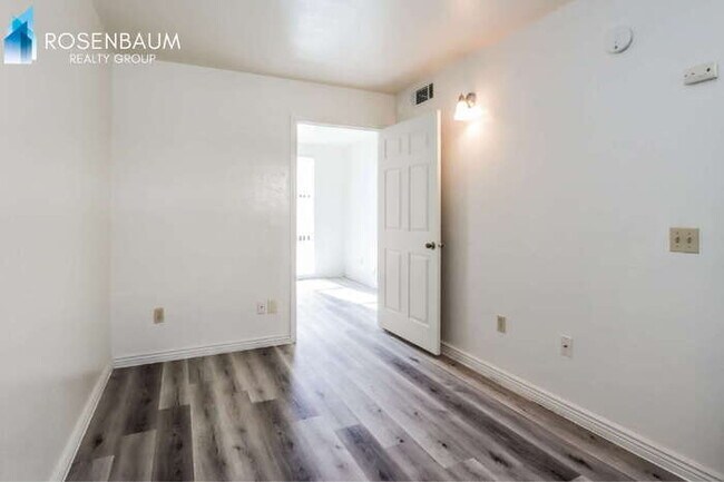 Building Photo - 770 N Dodge Blvd