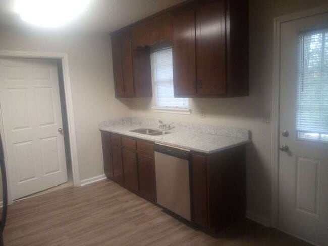 Building Photo - 105 Big Oak Cir
