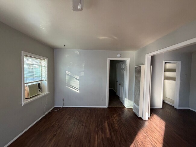 Foto del edificio - 1 bedroom 1 bath - downstairs