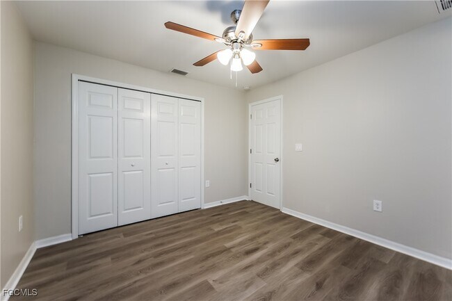 Foto del edificio - 2904 Wanda Ave S