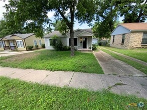 Building Photo - 1322 S 15th St