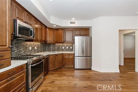 Foto del edificio - 627 Deep Valley Dr