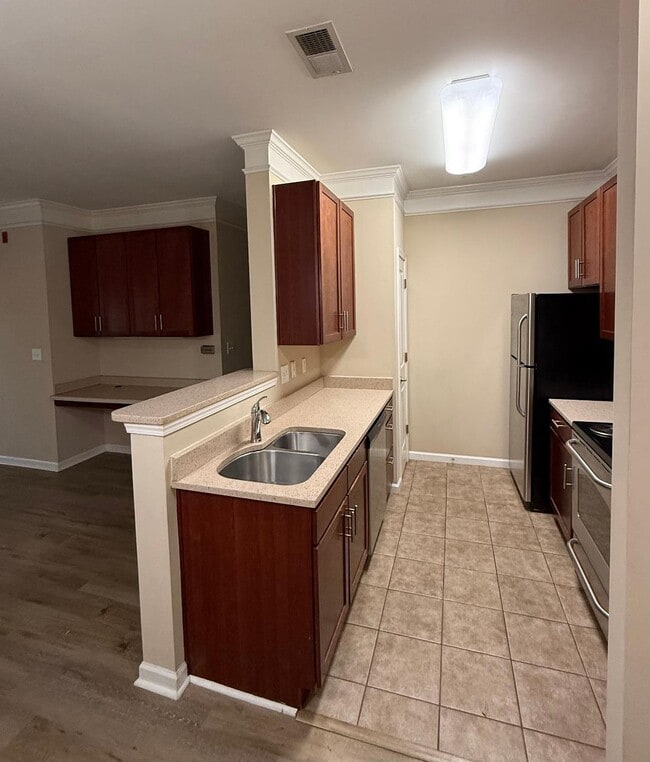 Building Photo - 1755 Central Park Rd