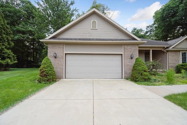 Building Photo - 5279 Thames Ct