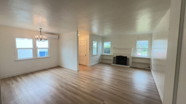 Foto del edificio - Charming Home in the well-established Riverside neighborhood!
