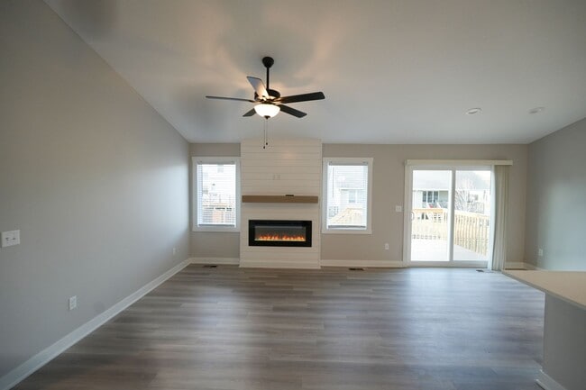 Foto del edificio - Beautiful 3 Bed Ranch Home w/ fully finish...