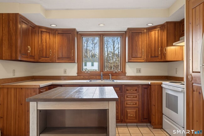 Building Photo - 329 Howd Rd