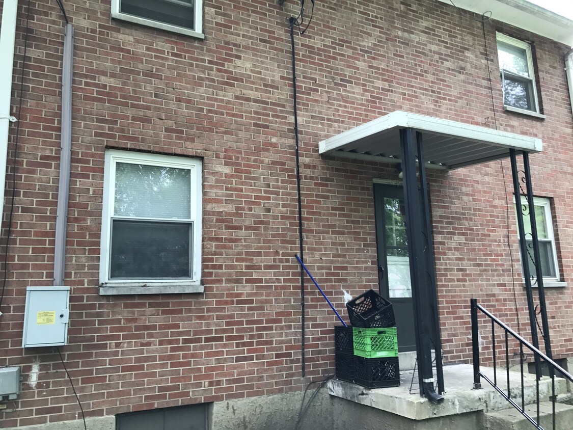 Building Photo - 110 Wroe Ave