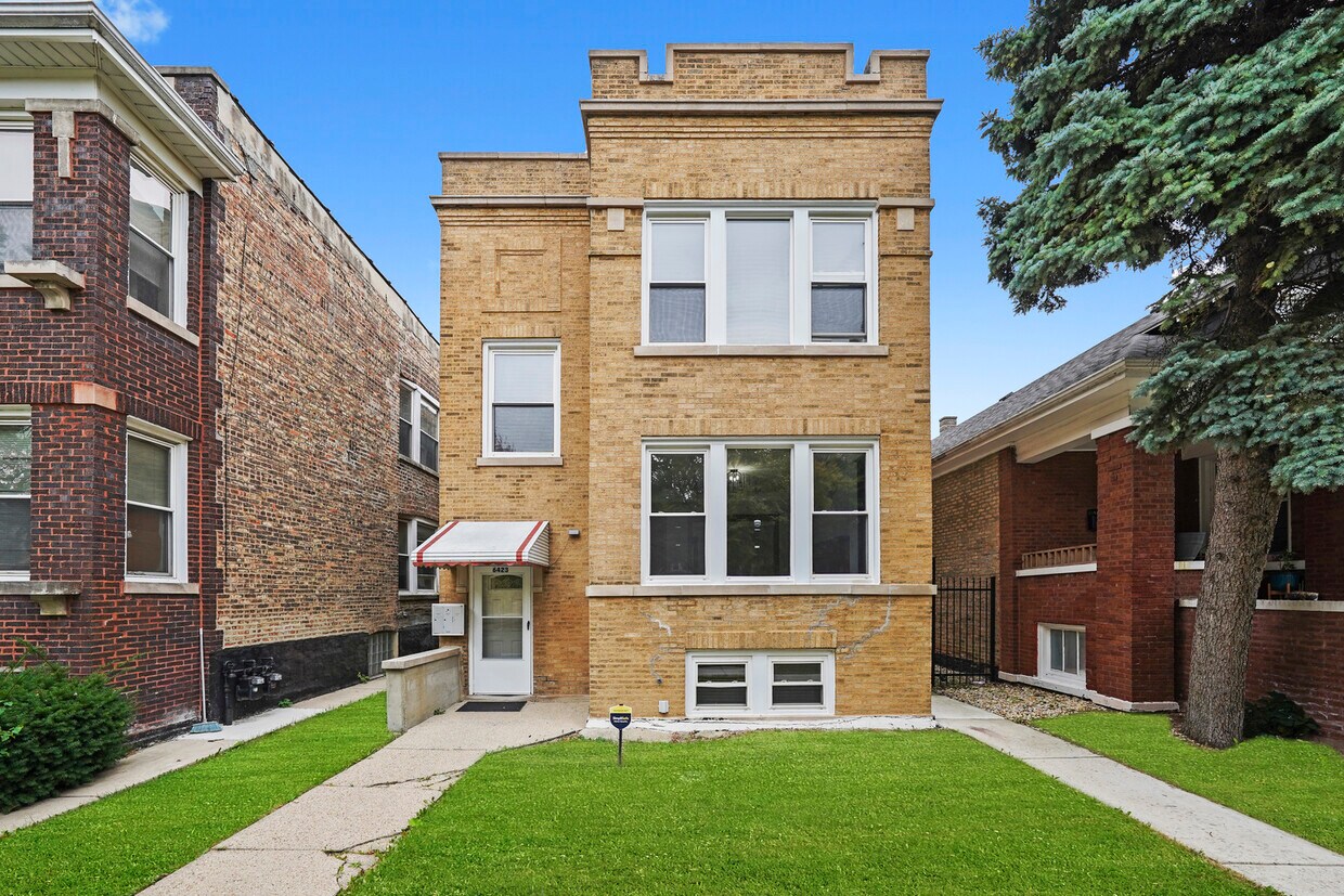 Foto principal - 6423 S Maplewood Ave