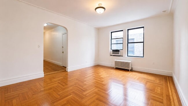 Building Photo - 652 W 163rd St
