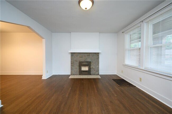 Building Photo - 723 Shade Ave