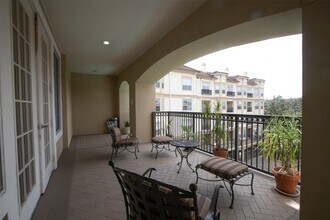 Building Photo - 7575 Kirby Dr Building Photo - 7575 Kirby Dr