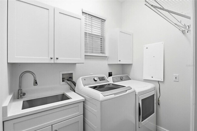 Foto del edificio - 912 Waterside Dr
