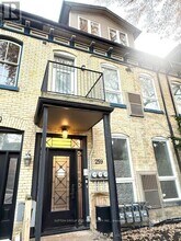 Building Photo - 259 Gerrard St E