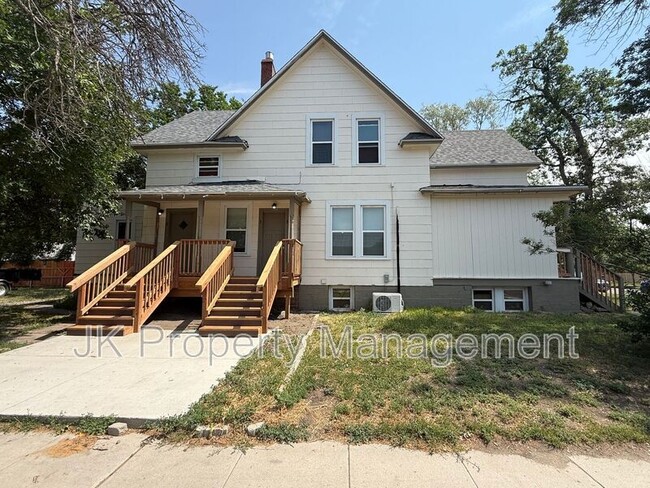 Building Photo - 601 5th Ave S
