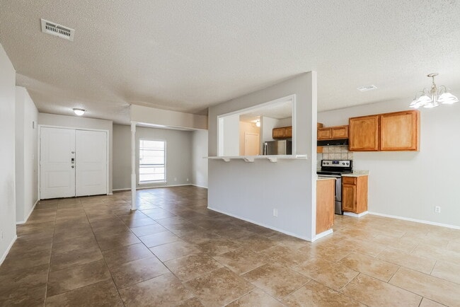 Building Photo - 6831 Cerro Bajo Dr