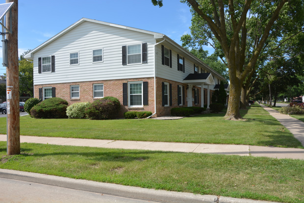 Building Photo - Fox Valley Apartments