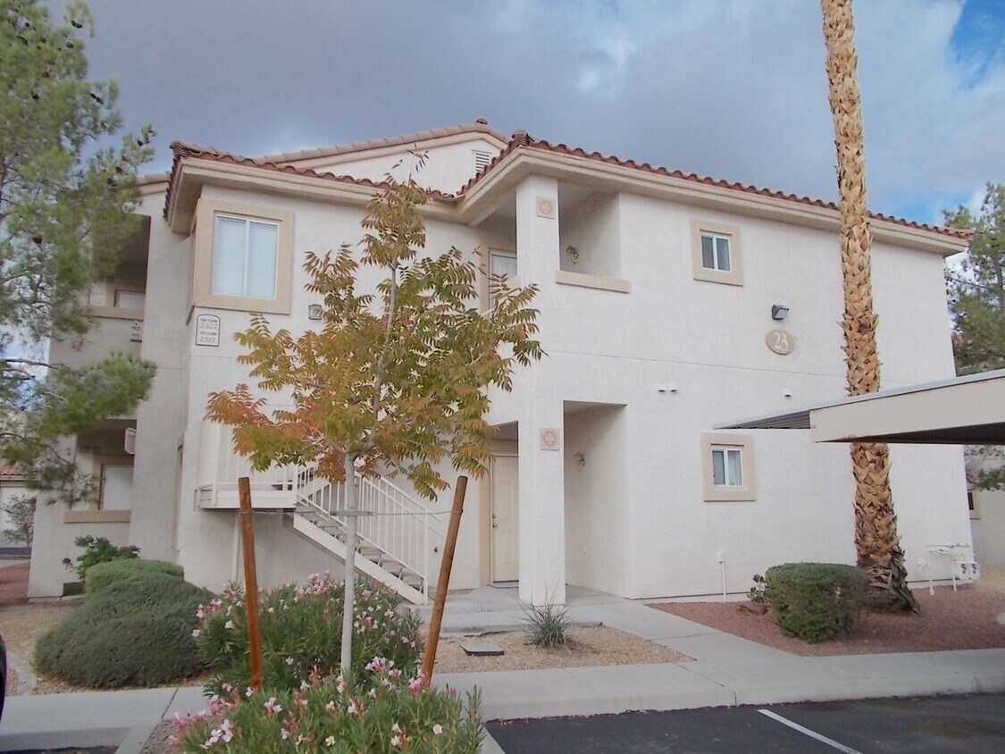 Primary Photo - Beautifully Maintained Fully Furnished Hom...