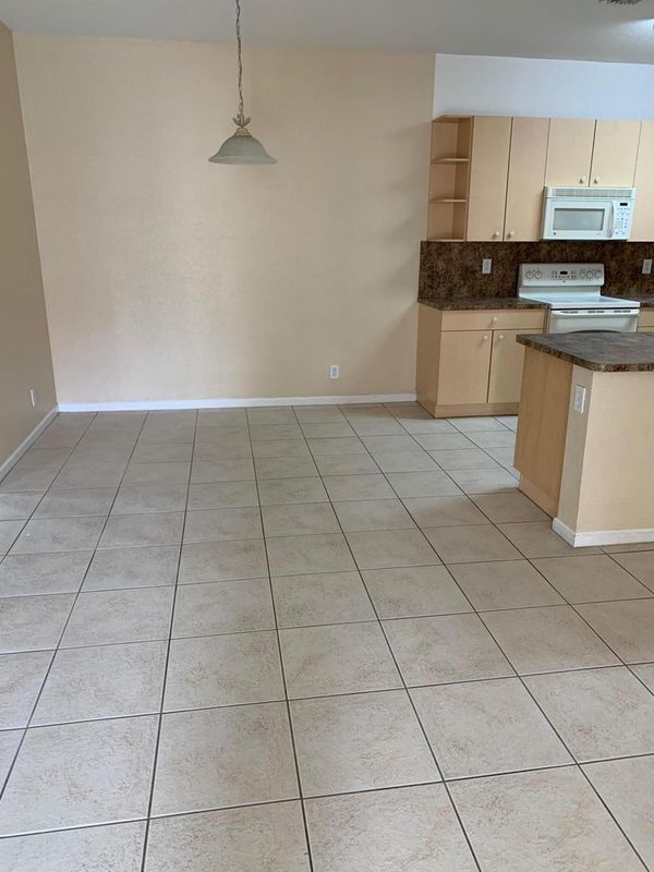 Foto del edificio - 3565 Forest Hill Blvd