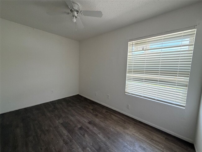 Foto del edificio - 12302 Boreas Dr