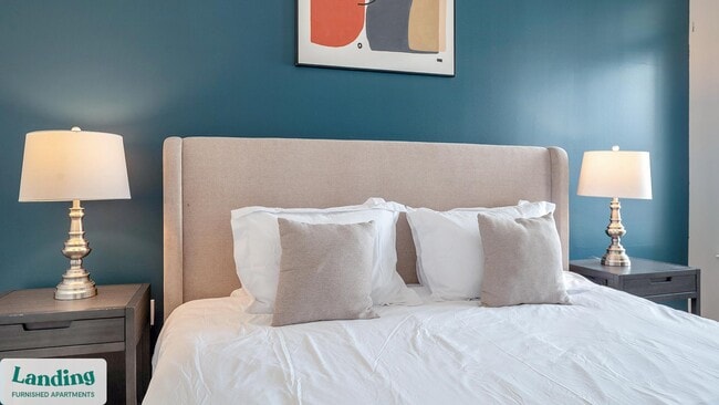 Building Photo - 5256 International Dr