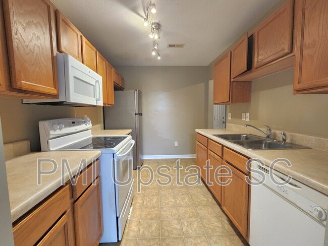 Foto del edificio - 65 Greensboro Ct