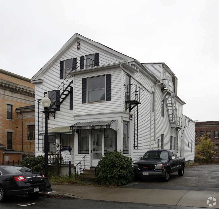 152 William St, New Bedford, MA 02740 Apartments in New Bedford, MA