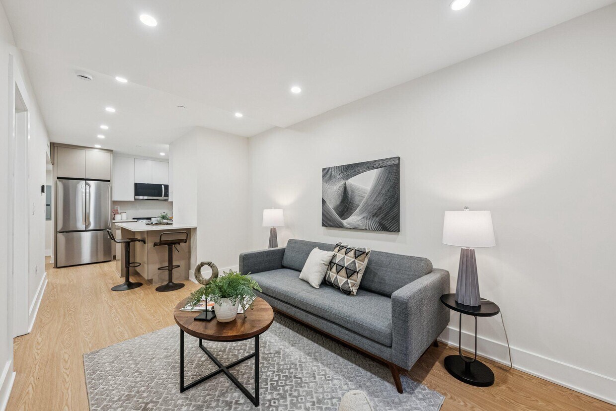 Foto principal - 2134 Wisconsin Ave NW