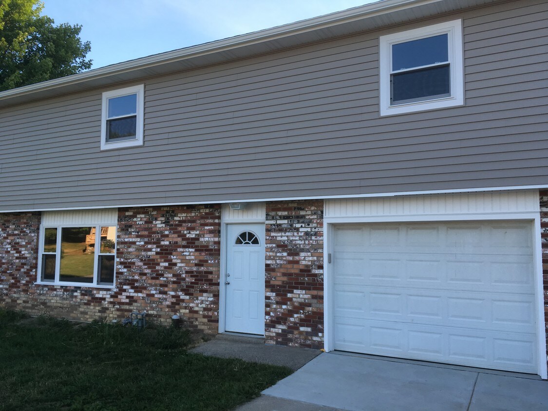 3635 Stoughton Rd, Erie, PA 16506 Townhouse for Rent in Erie, PA