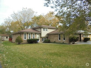 Building Photo - 3136 Olive Rd