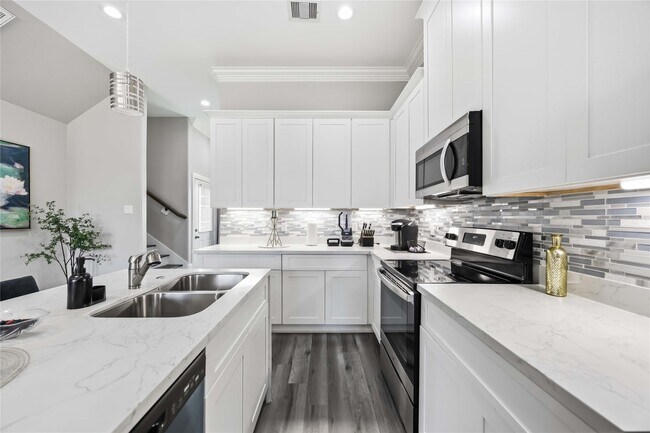 Foto del edificio - 9320 Coffee St