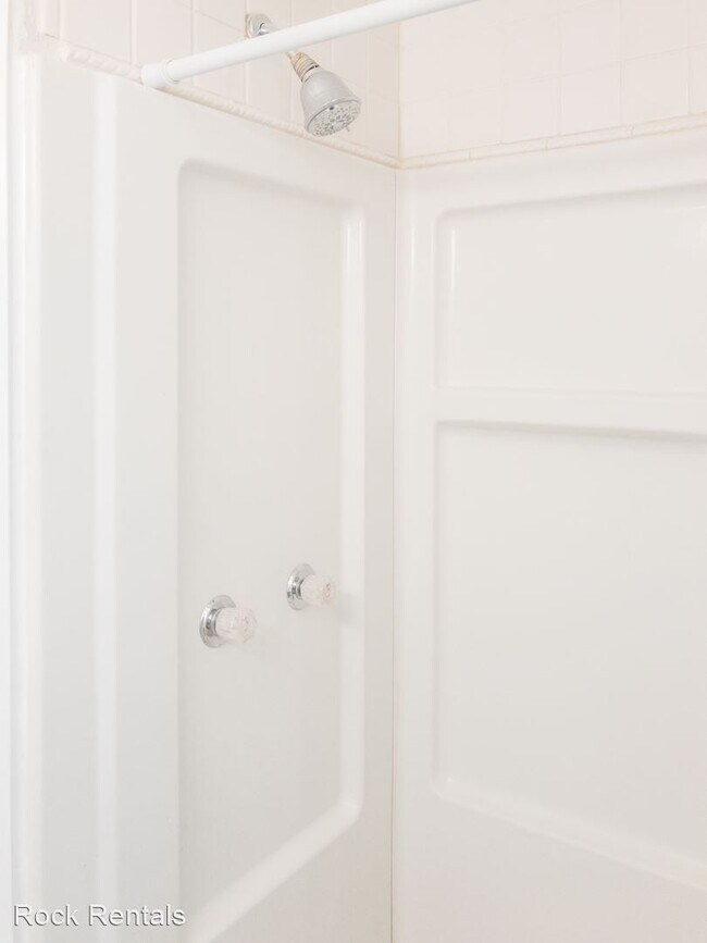 Foto del edificio - 3 br, 2 bath House - 1715 Carey Blvd