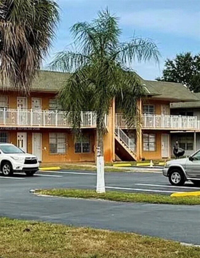 Foto del edificio - 291 NW 177th St