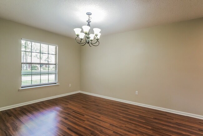 Foto del edificio - 5430 Otters Run Ln