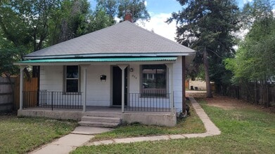 Building Photo - 839 E Moreno Ave