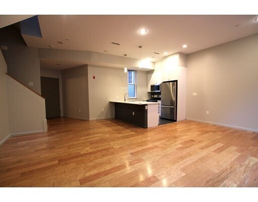 Foto del edificio - 55 Glenville Ave