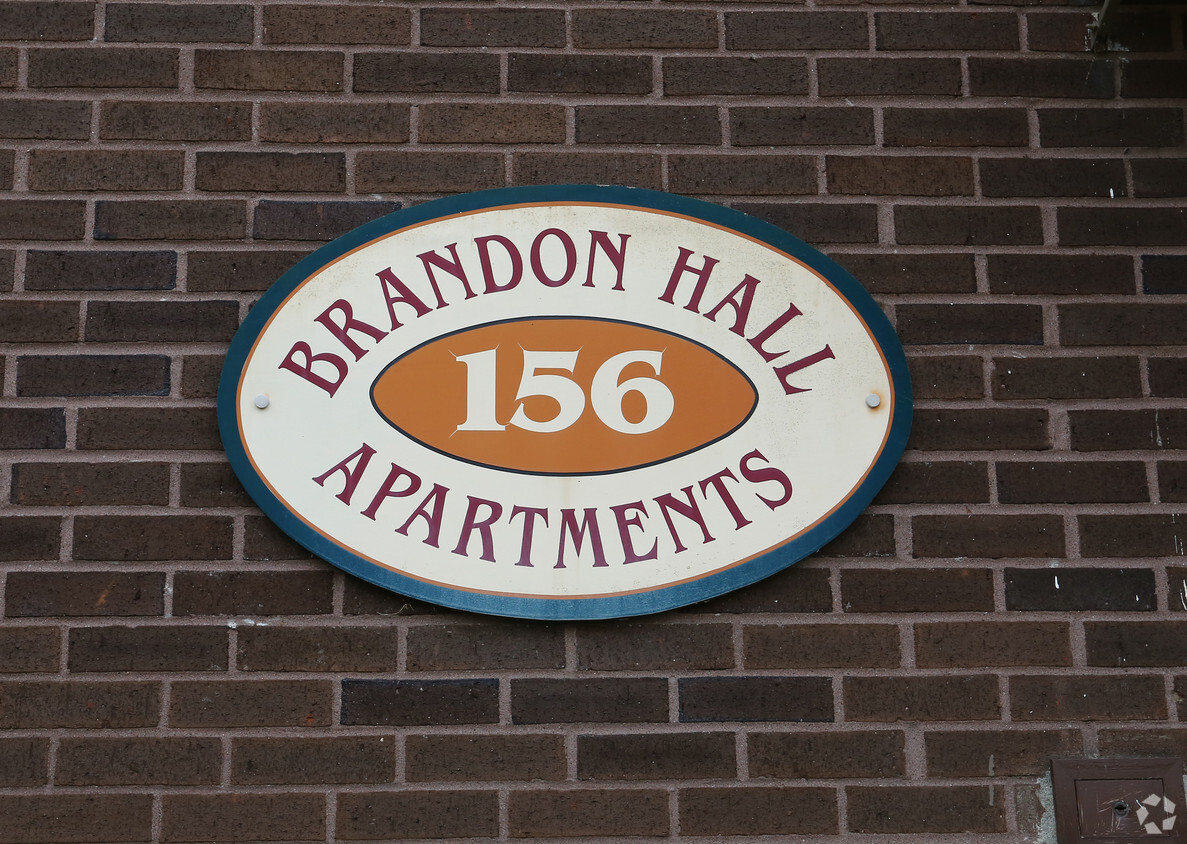 Foto del edificio - Brandon Hall Apartments