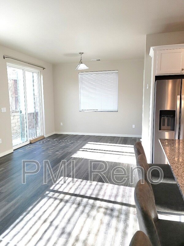Foto del edificio - 1520 Golf Ct