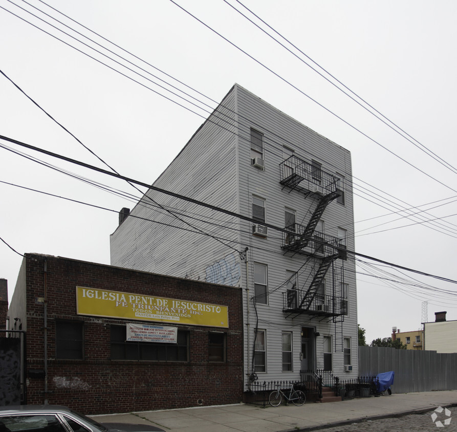 Primary Photo - 91 Coffey St