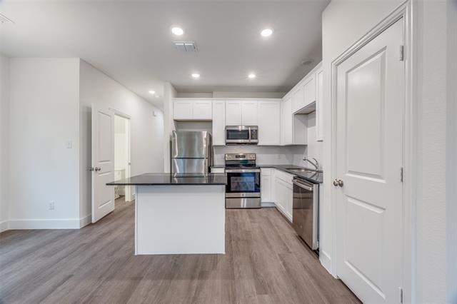 Foto del edificio - 412 E 7th St