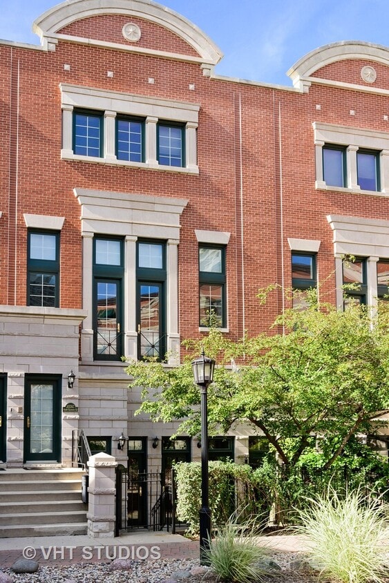 2036 N Sedgwick St, Chicago, IL 60614 Townhome Rentals in Chicago IL