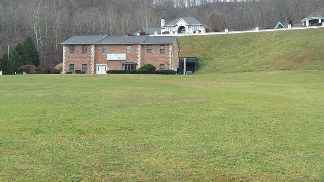 Completely Furnished Luxury Location:54 Veres Drive, Chapmanville, WV 25508 & Yard - 54 Veres Dr