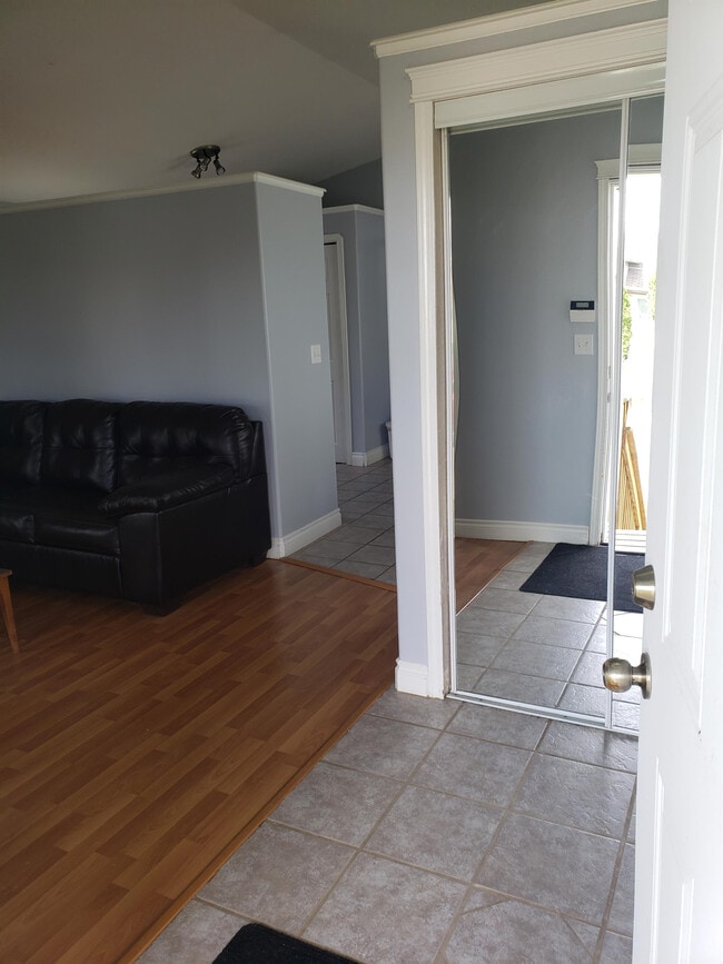 Building Photo - 10641-73ave 73 Ave