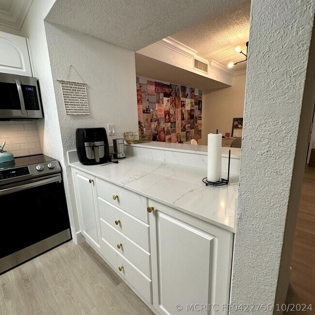 Foto del edificio - 10795 SW 108th Ave
