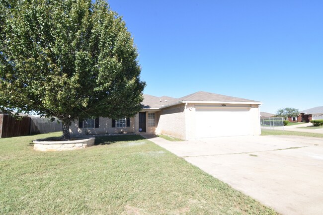 Building Photo - 3301 Driftwood Dr