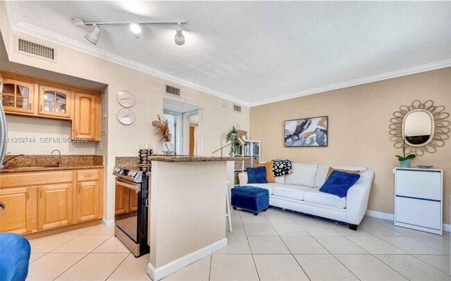 Building Photo - 924 SE 2nd St