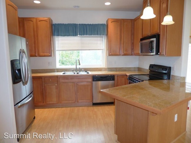 Building Photo - 3 br, 2.5 bath House - 9558 Glacier Hwy