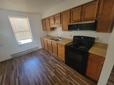 Building Photo - 620 King St