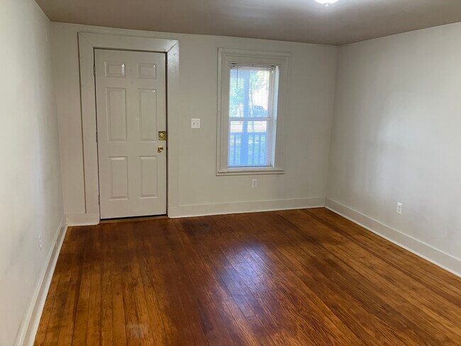 Sala de estar 2 - 430 E Clinton St